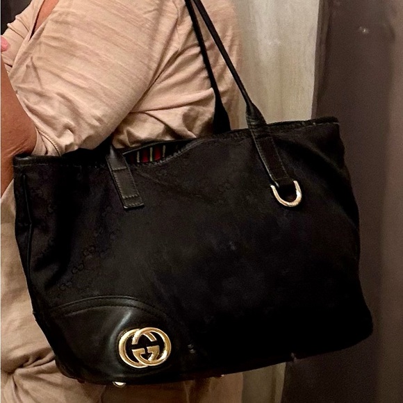 SOLD! Cross listed. GUCCI SIGNATURE GG BRITT LARGER TOTE 100% AUTHENTIC - Picture 12 of 12